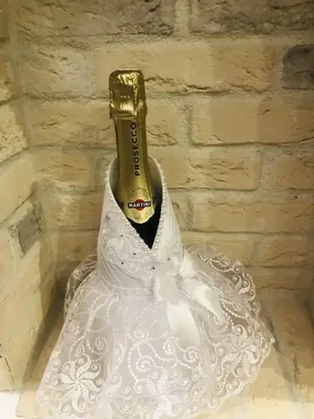 Одежда на свадебное шампанское