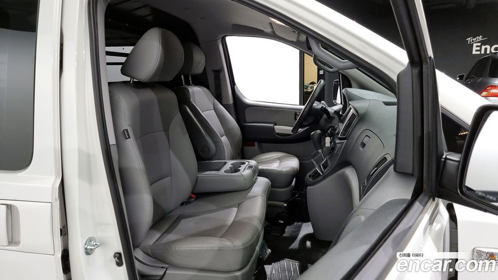 Hyundai The New Grand Starex Van 3-х местный (11.2020)