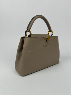 Сумка Louis Vuitton Capucines BB