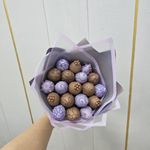 Клубничный букет в белом и молочном шоколаде (4163)