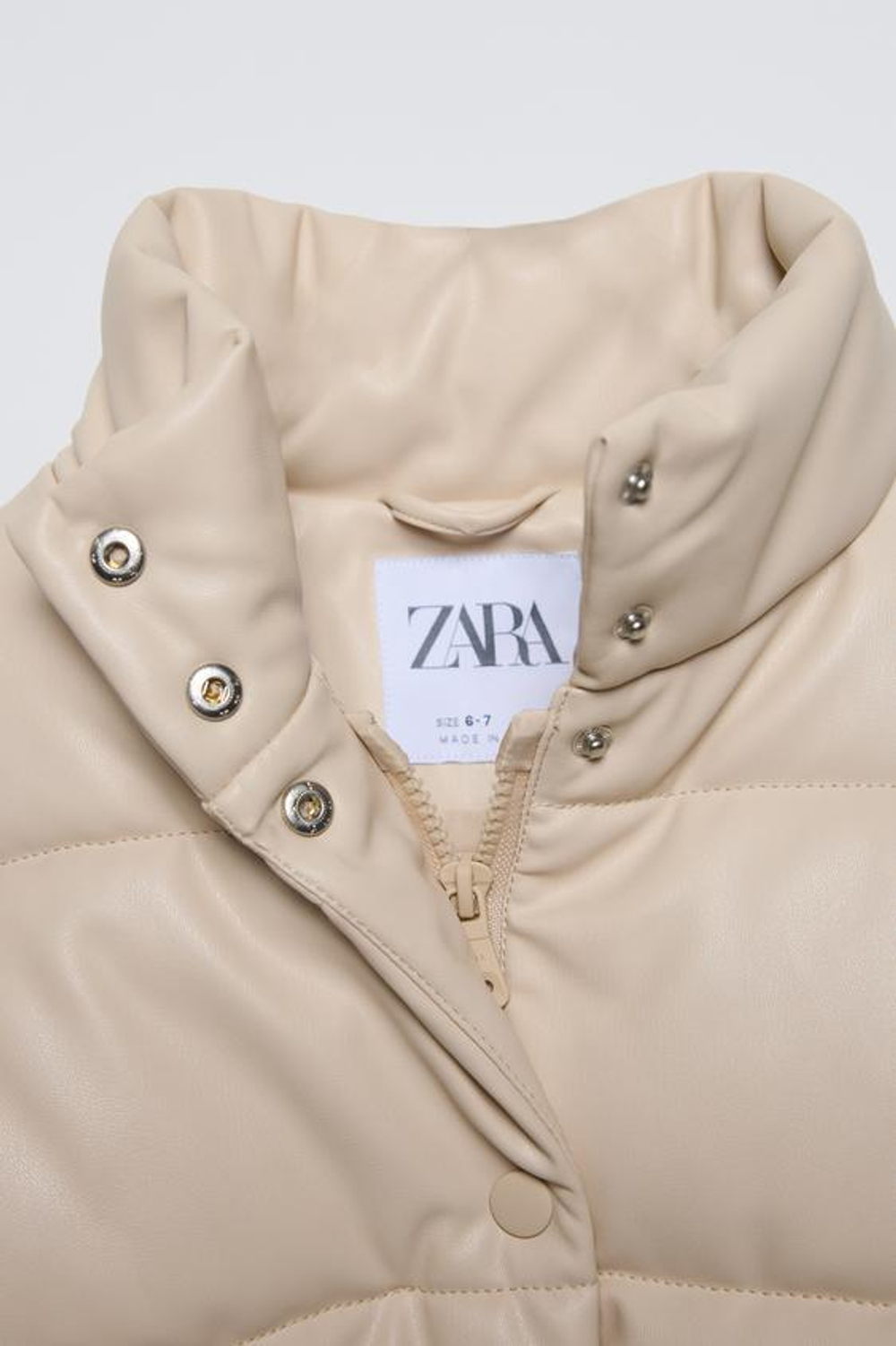 ZARA СТЕГАНАЯ КУРТКА ИЗ ИСКУССТВЕННОЙ КОЖИ, СЛОНОВАЯ КОСТЬ