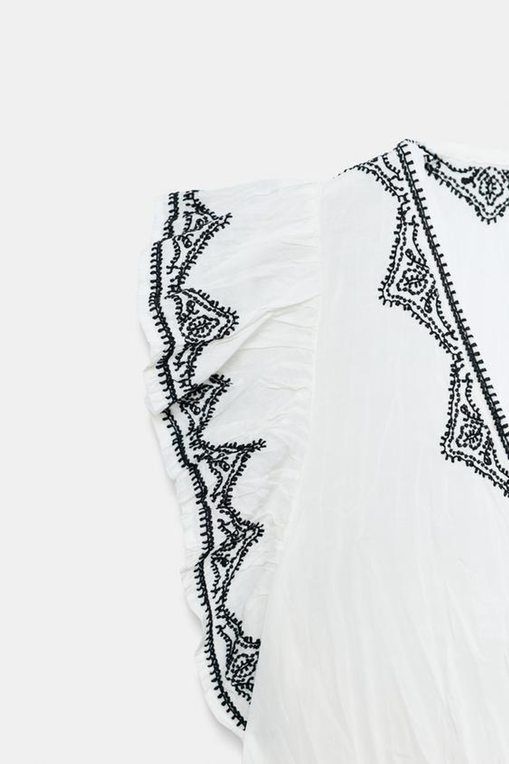 ZARA ТОП С КОНТРАСТНОЙ ВЫШИВКОЙ — ZW COLLECTION, БЕЛЫЙ/ЧЕРНЫЙ