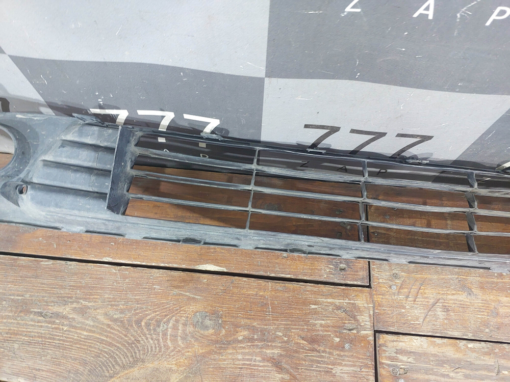 Решетка переднего бампера Toyota Prius 4 (XW50) 18-23 Б/У Оригинал 5311247310