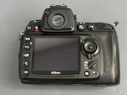 Nikon D700 43.100 кадров