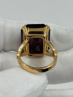 Кольцо с фиолетовым кристаллом