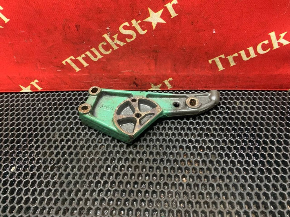 Кронштейн ролика натяжителя