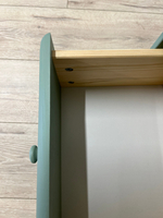 Стеллаж 40х32х182, Бритта, деревянный, с ящиком для вещей и полками, массив сосны, зеленый эвкалипт, Dipriz