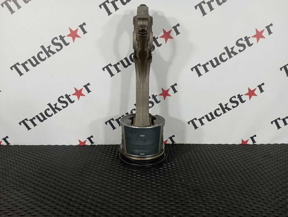 Поршень с шатуном