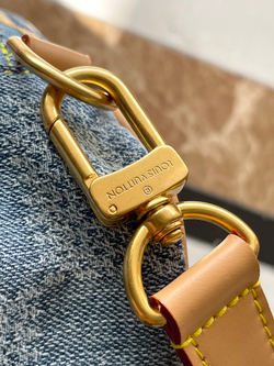 Louis Vuitton Chess Messenger