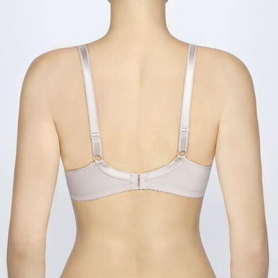 Бюстгальтер с формованными чашками на тоненьком поролоне (Размер: 85E) (Цвет: пудровый)