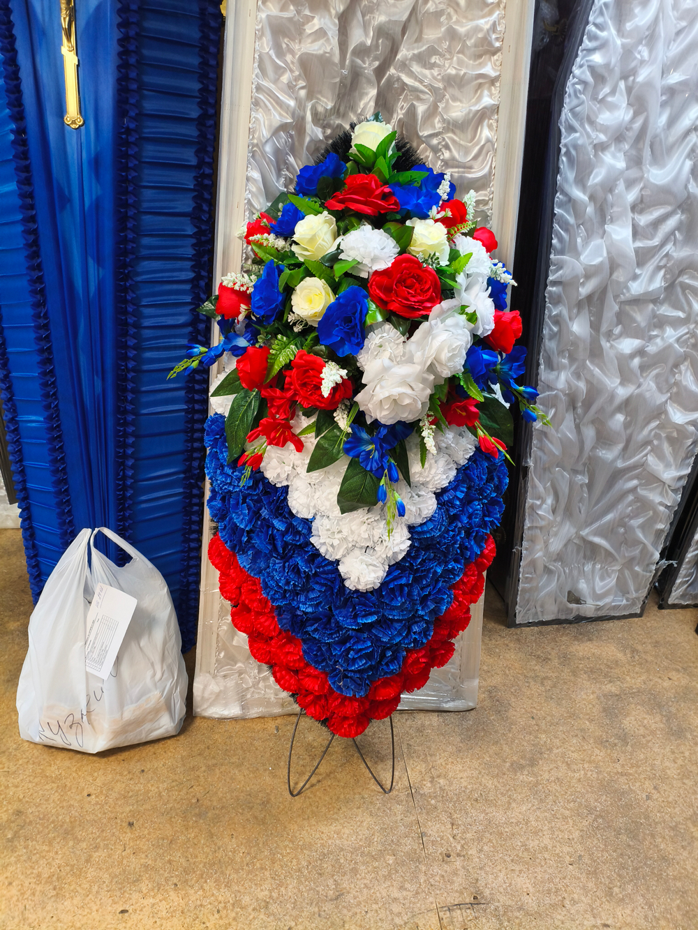 Венок Триколор №14 (140 см)