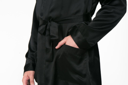 Халат шелковый мужской Luxe Dream черный фрагмент