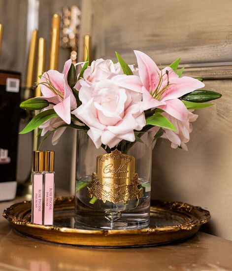 Розовые розы и лилии, Cote Noire