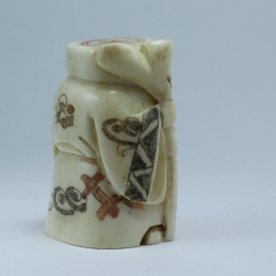 Нэцкэ Дзюродзин с посохом