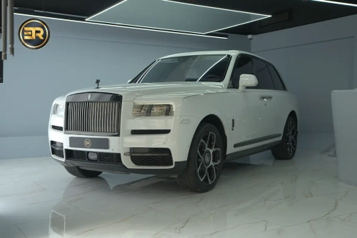 Rolls Royce Cullinan White Black Badge