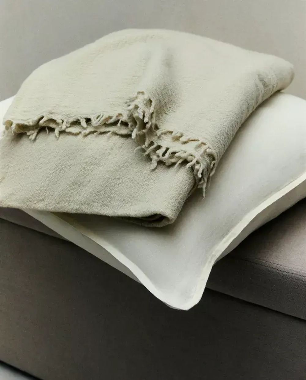 ZARA HOME ПЛЕД ИЗ СМЕСОВОЙ ШЕРСТИ, СЕРЫЙ