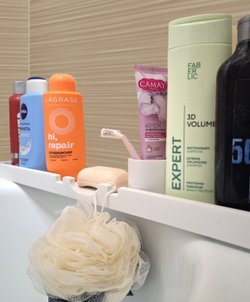 Бордюр для ванны с органайзером из искусственного камня