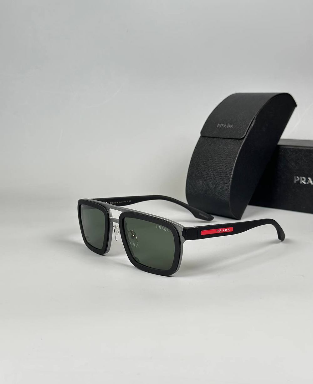 Очки Prada