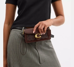 COACH СУМКА ЧЕРЕЗ ПЛЕЧО SIGNATURE CANVAS TABBY 19 С ЦЕПОЧКОЙ, ТЕМНО-КОРИЧНЕВЫЙ