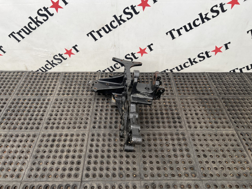 Кронштейн буксировочный правый 2023г