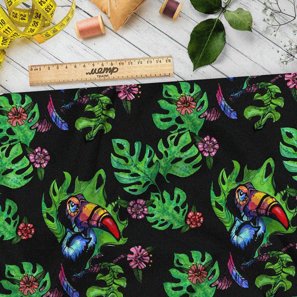 Ткань мембрана тукан с листьями монстеры