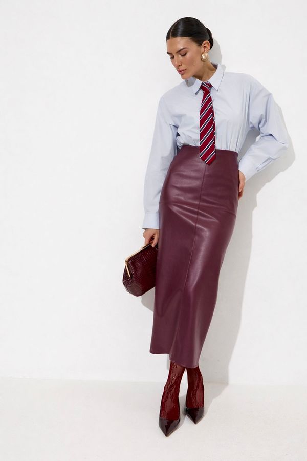 Юбка карандаш из экокожи сливового цвета