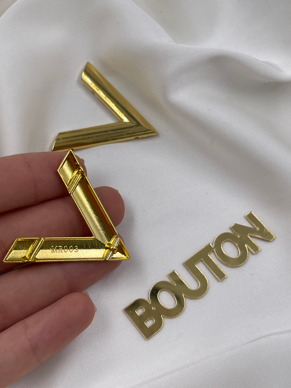 Декоративный пришивной уголок ВЛНТ золото