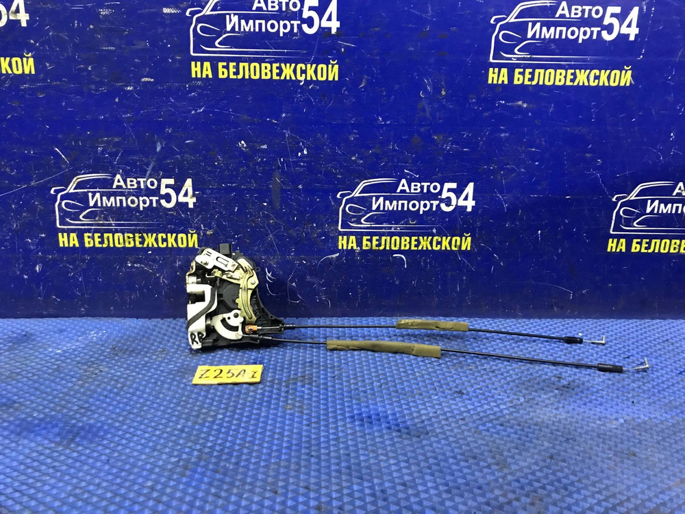 Замок двери задней правой MITSUBISHI COLT 2003