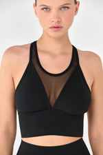 Топ-бра фигурным декольте с чашками с сеткой