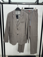 Льняной костюм Kiton