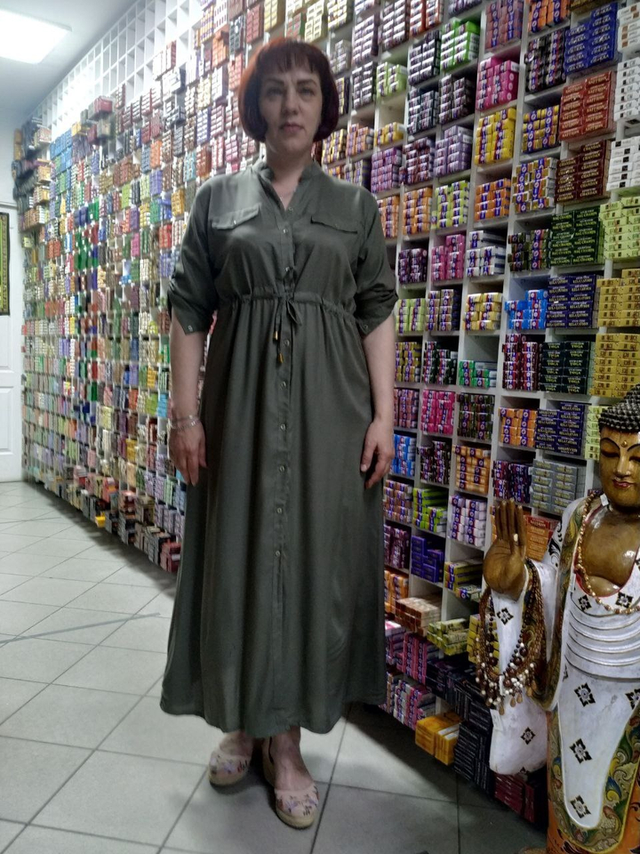 Платье-рубашка макси Shirt с завязками на поясе на пуговках с укороченным рукавом цвет оливковый