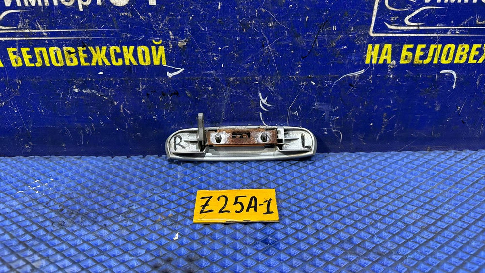 Ручка двери задней левой внешняя MITSUBISHI COLT 2003