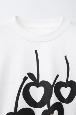 ZARA ФУТБОЛКА С РЕЛЬЕФНЫМ ПРИНТОМ, ЧЕРНЫЙ