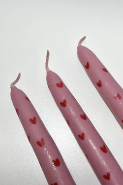 Розовая свеча с сердечками