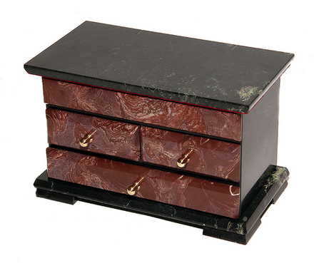 Шкатулка-комод из змеевика и лемезита 24-13-15.5 см вес 6 кг