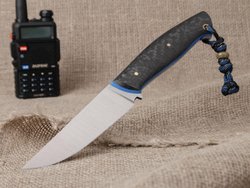 Нож для бушкрафта "Куница", сталь VG-10/Elmax, рукоять карбон (синий спейсер)