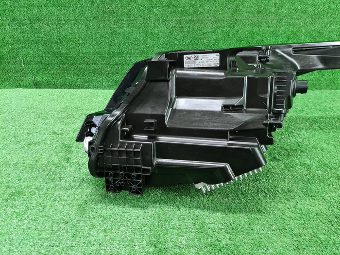Фара правая Range Rover Vogue 5 L460 (2021-н.в.) LED