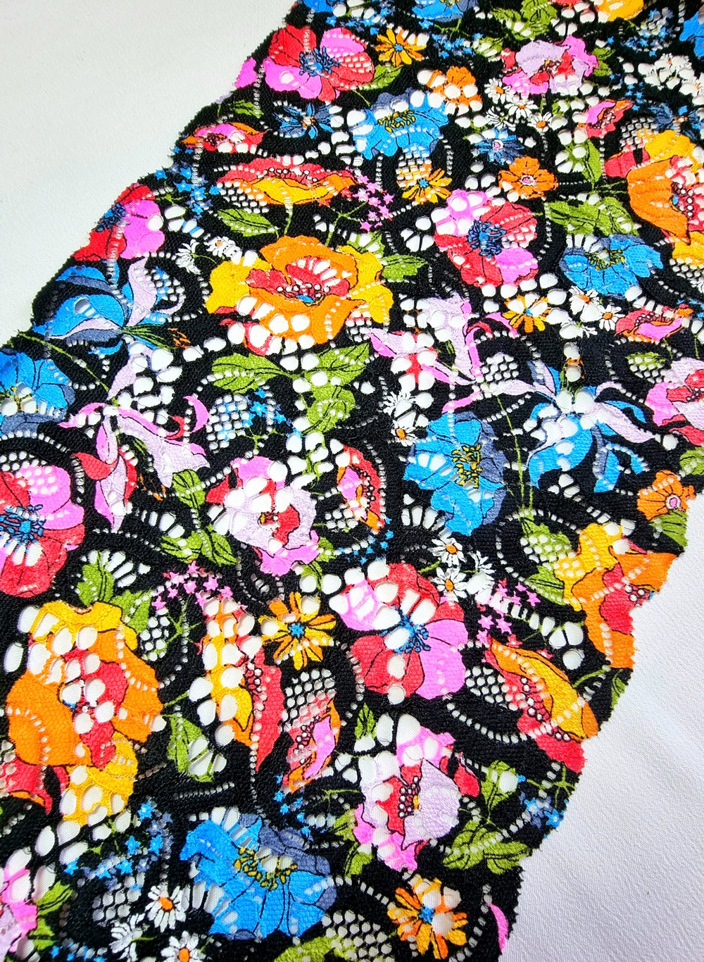 Кружево эластичное черное/мультиколор К017