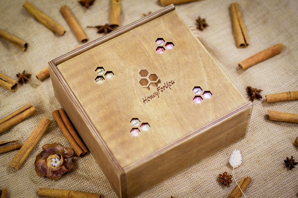 Подарочный набор HoneyForYou "Мед, чай, грецкий орех"