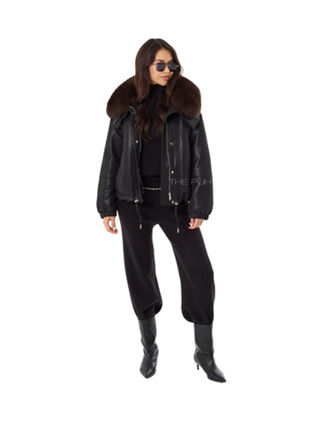 Черная куртка-пуховик из эко-кожи с накладным мехом