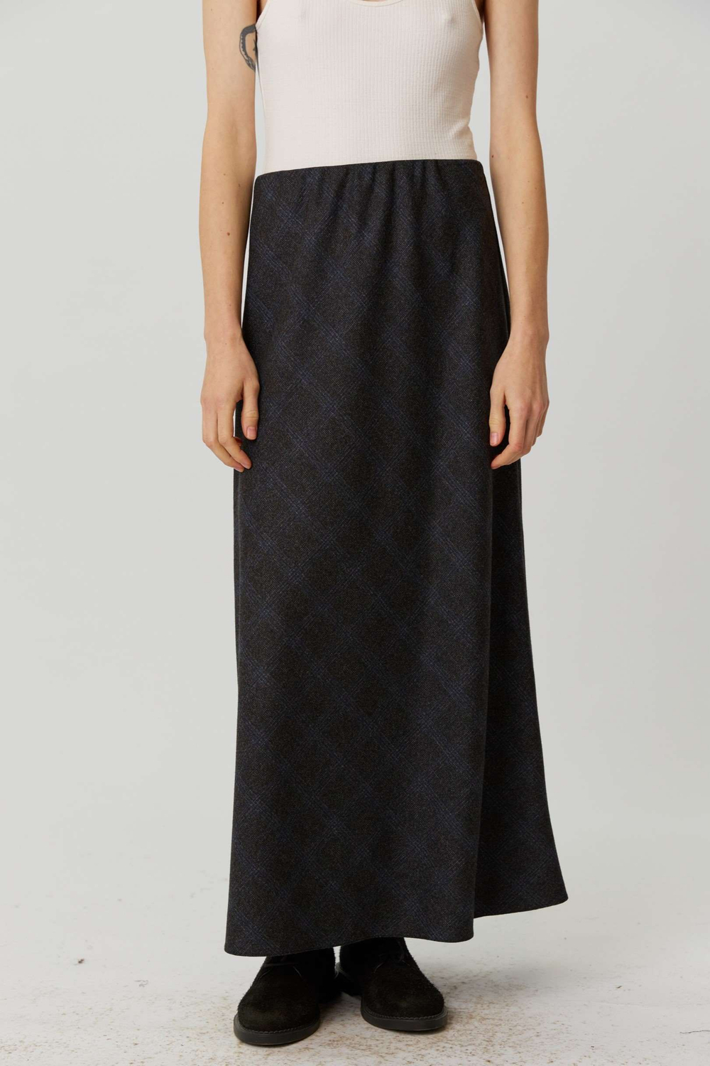 Юбка макси в темно-серую клетку из шерсти