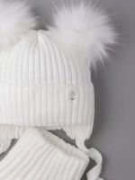 Шапка зимняя детская с помпонами и манишка