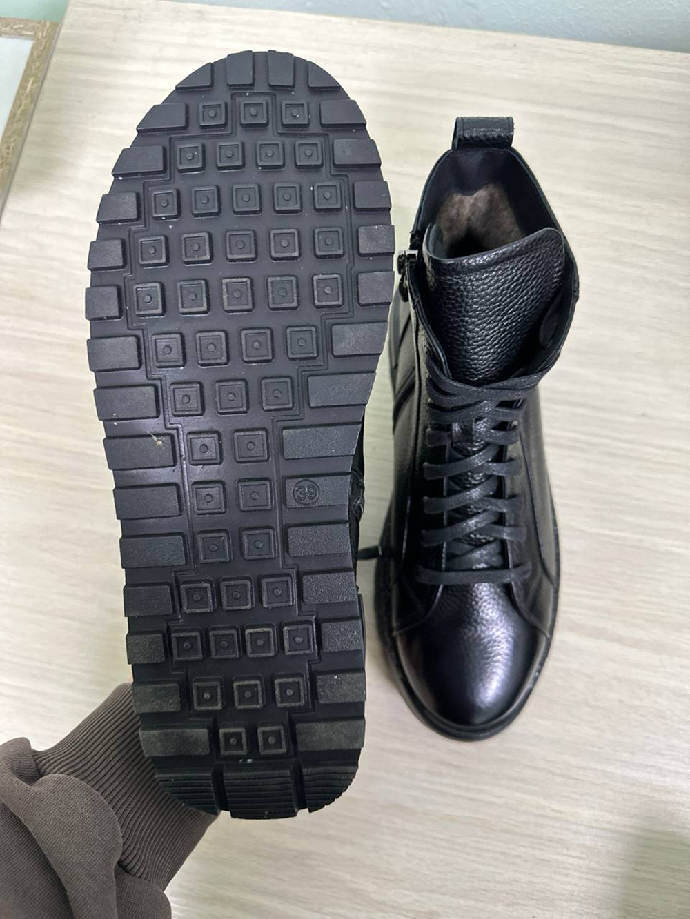 Ботинки женские(мех) 39р уценка_1332