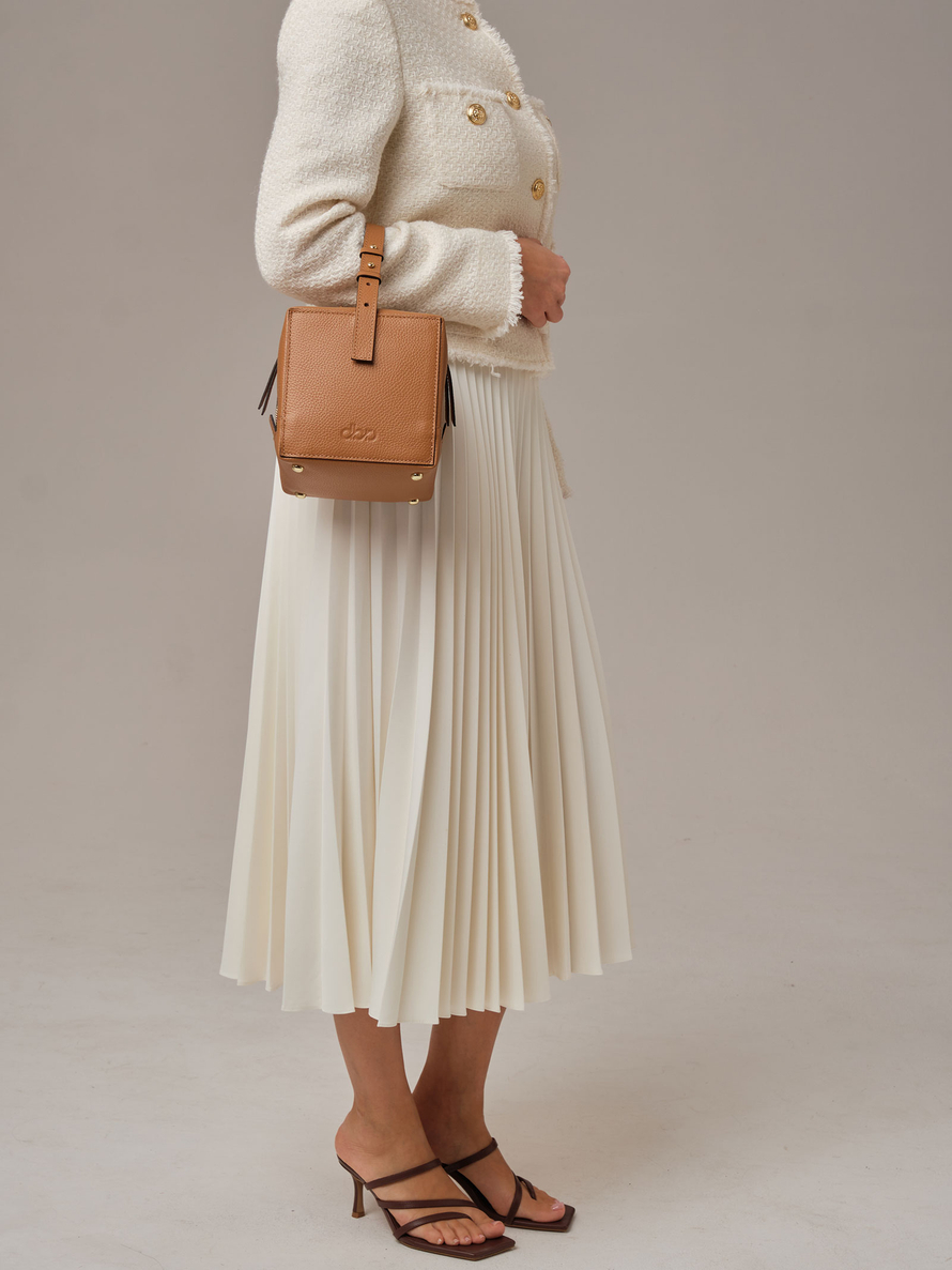 Кожаная сумка Quadra DBR 30989 оранжевый миндаль