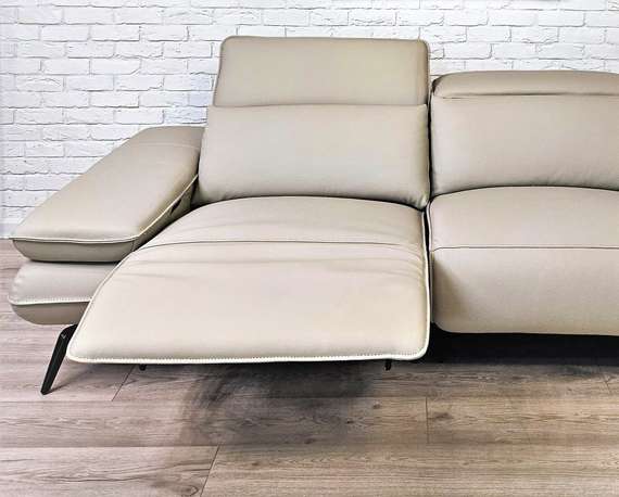 Трехместный диван с элетро-реклайнером 4429, светло-серая натуральная кожа