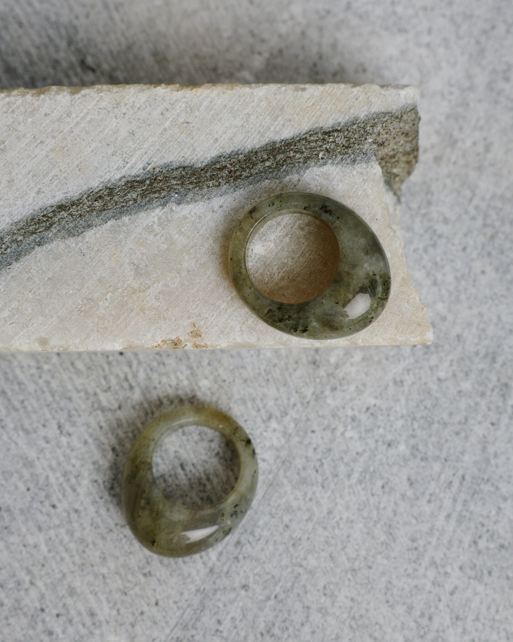 Кольцо из лабродарита