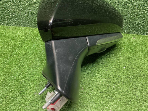 Зеркало левое Toyota Camry xv70 (17-24) 17 конт.