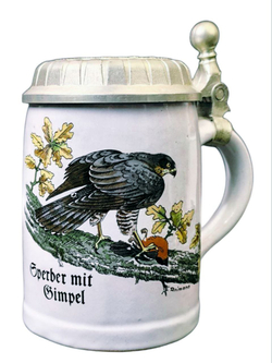 Кружка пивная "Ястреб - тетеревятник со снегирем" Германия