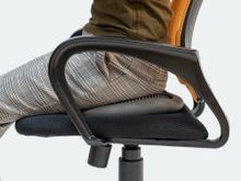 Массажно-балансировочная подушка с ручкой серая