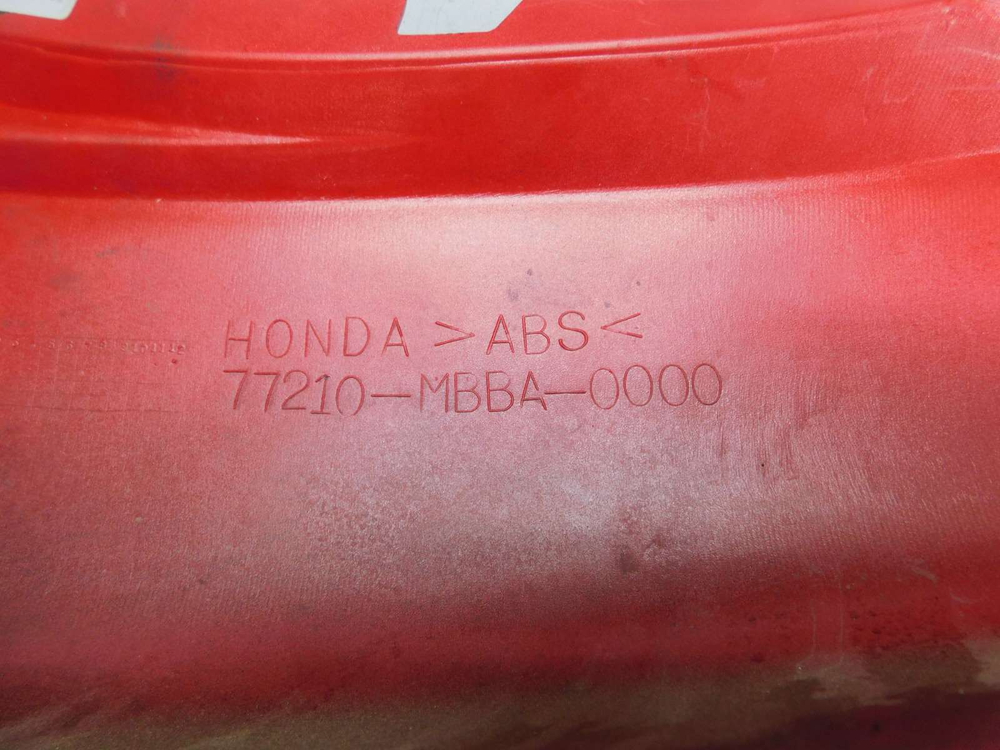 Пластик задний (хвост) 77210-MBBA-0000 Honda VTR1000F SC36 .